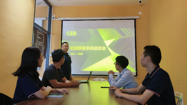 珠海中山短视频拍摄坦洲代运营公司：95%的企业做短视频，为何粉丝难破千？露脸、真诚、重复——这看似最笨的方法，正在悄悄奖励那5%的清醒者